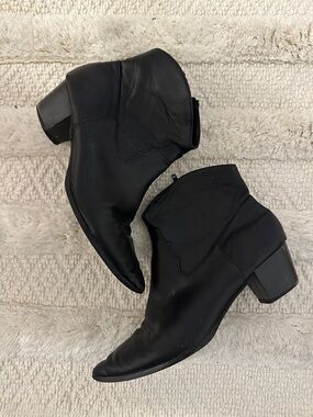 Urban Planet Black Pointed Ankle Booties